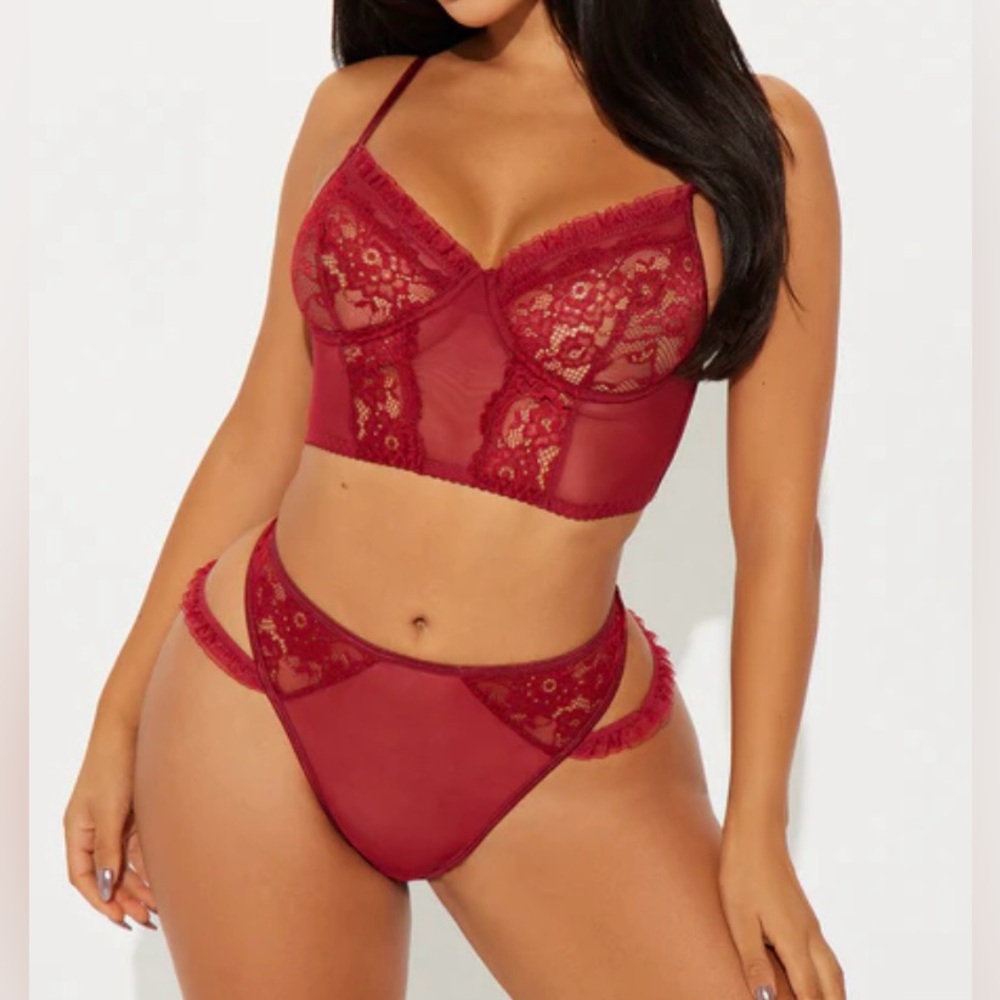 2 piece Lace Corset set Burgundy Red Size L NWT